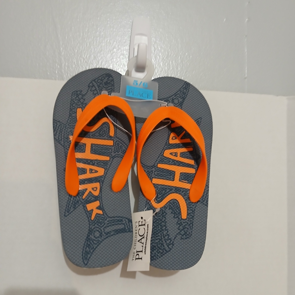 THE CHILDRENS PLACE BOYS SHARK FLIP FLOPS VARIOUS‎ SIZES